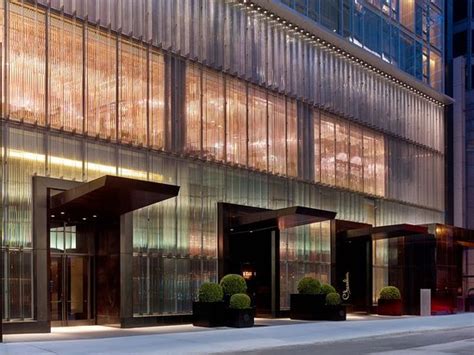 Baccarat Hotel & Residences New York .